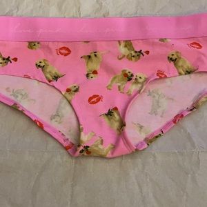 NET VS PINK HIPSTER